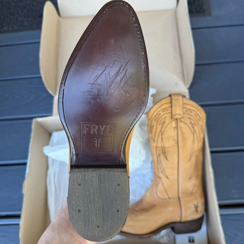 NWT Vintage Frye Billy Pull On Light Tan Cowgirl Boots size 7M - Picture 7 of 13